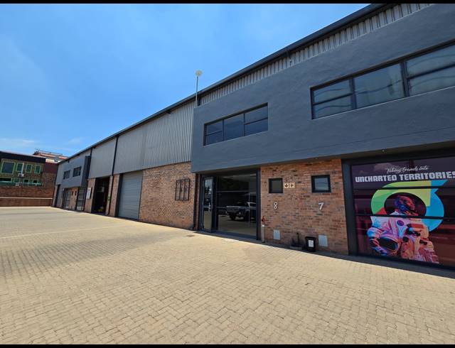 430M² WAREHOUSE TO LET IN TUNNEY